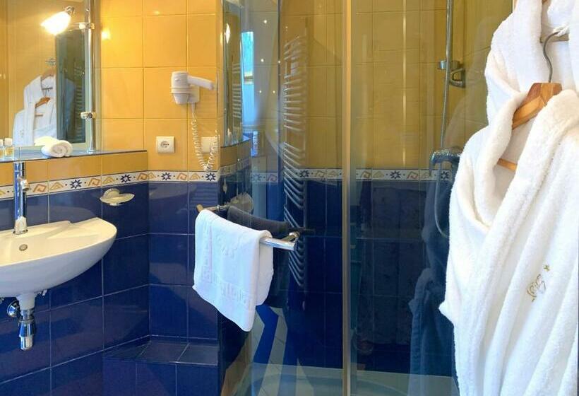 1 Bedroom Penthouse Apartment, Penthouse Apartment In Hotel Eney