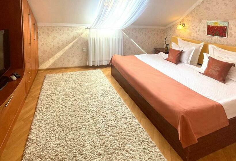 1 Bedroom Penthouse Apartment, Penthouse Apartment In Hotel Eney