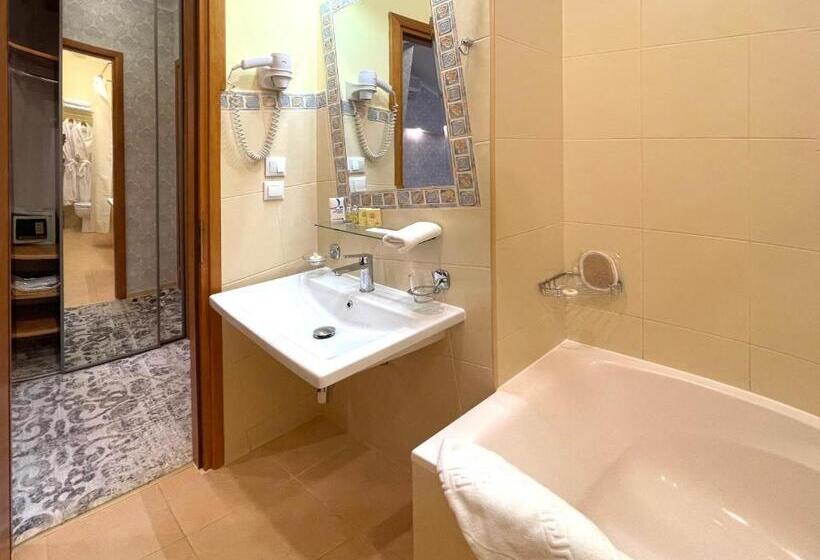 Suite with Terrace, Penthouse Apartment In Hotel Eney