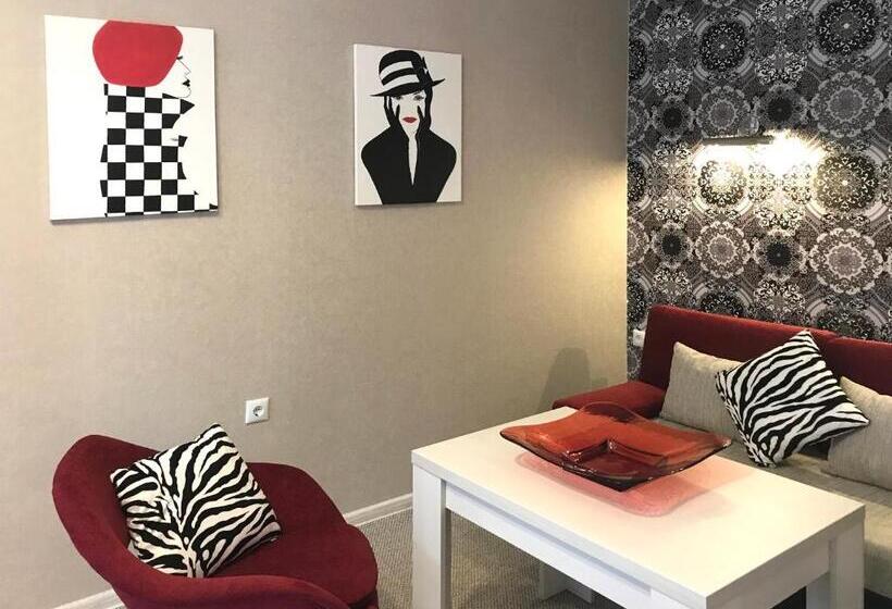 سوییت اجرایی, Penthouse Apartment In Hotel Eney