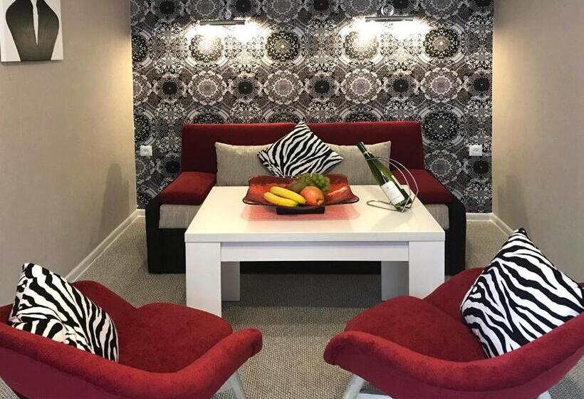 سوییت اجرایی, Penthouse Apartment In Hotel Eney