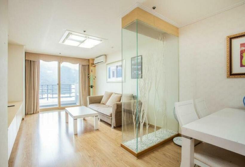 غرفة عائلية, Bugok Ilsung Condo