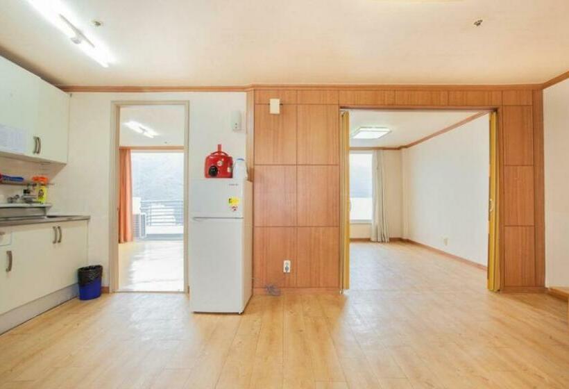 Семейный Номер, Bugok Ilsung Condo