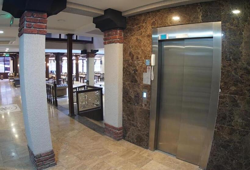 标准三人间, Bursa Grand Fami̇ly Hotel & Spa