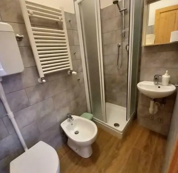 اتاق خانوادگی, Celtic House B&b