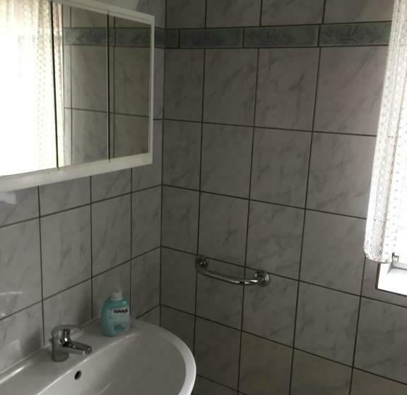 家庭间, Biogut Evensen