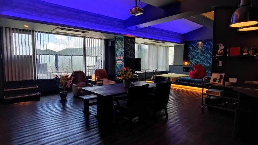 ハイドロマッサージバス付きスイート, Hakone Gora Guam Dog