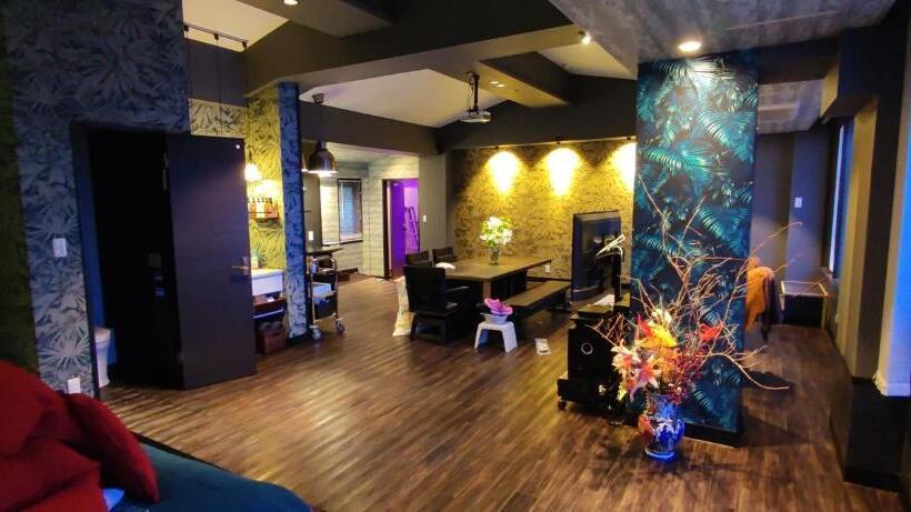 ハイドロマッサージバス付きスイート, Hakone Gora Guam Dog