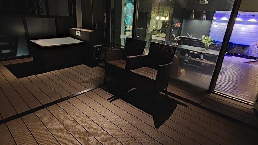 ハイドロマッサージバス付きスイート, Hakone Gora Guam Dog