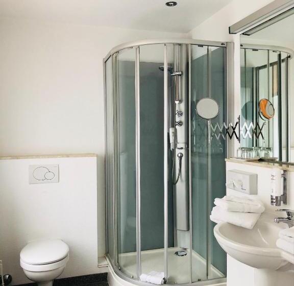 Standart Oda, Waldhaus Oelper