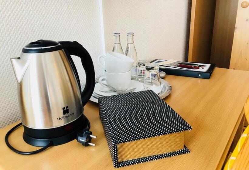 Standart Oda, Waldhaus Oelper