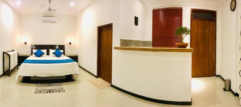 סוויטת ג'וניור עם מרפסת, Ck House Unawatuna