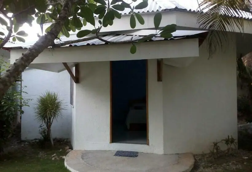 بانگلوی استاندارد, John Lhea Beach Cottages