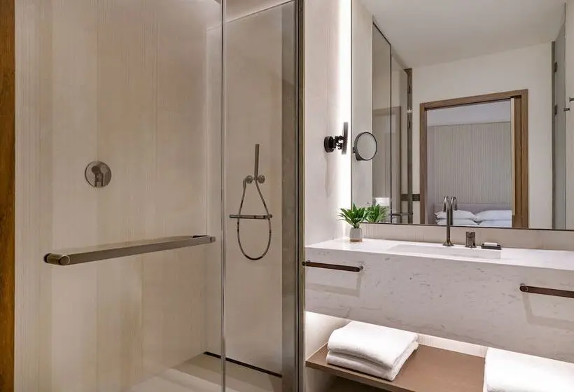Deluxe Interior Room