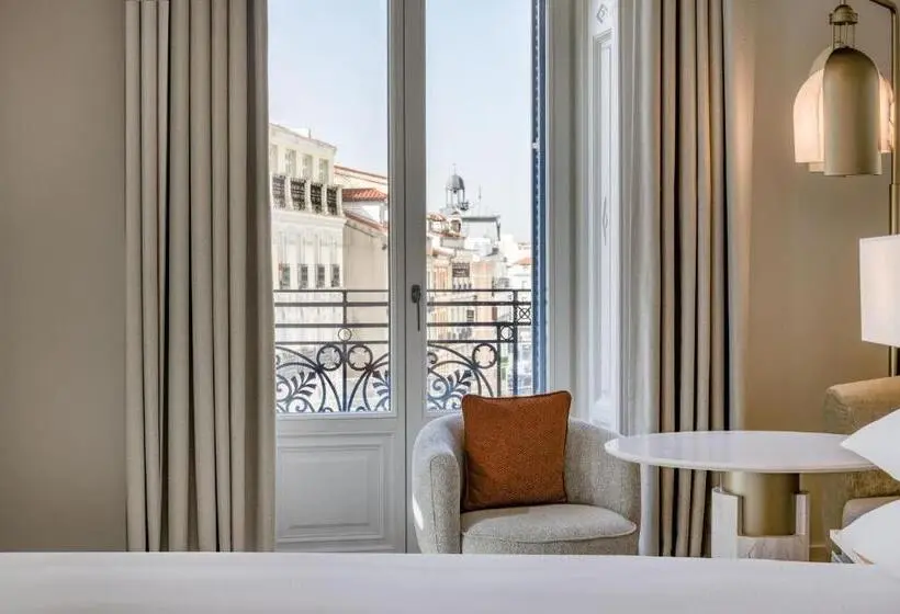 キングサイズベッド、シティビューデラックスルーム, Jw Marriott Hotel Madrid