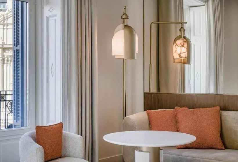キングサイズベッド、シティビューデラックスルーム, Jw Marriott Hotel Madrid
