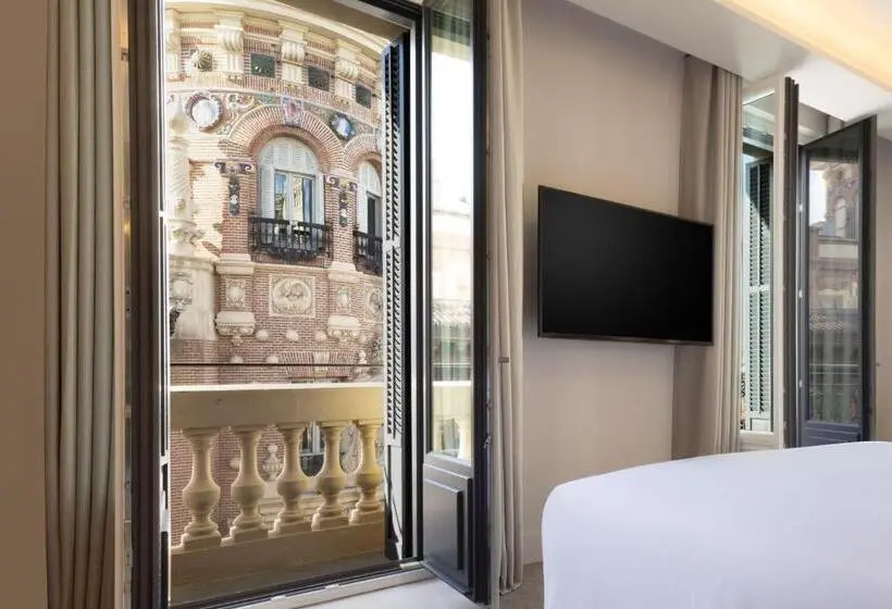 キングサイズベッド、シティビューデラックスルーム, Jw Marriott Hotel Madrid