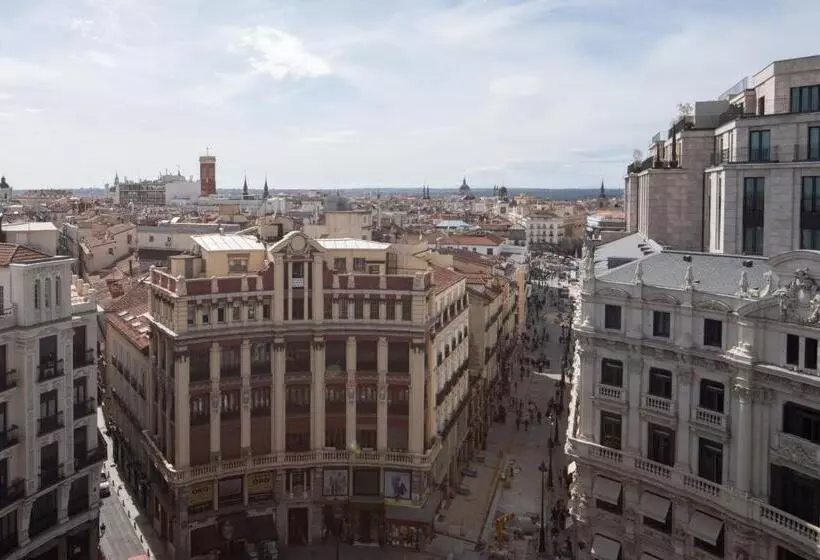 キングサイズベッド、シティビューデラックスルーム, Jw Marriott Hotel Madrid