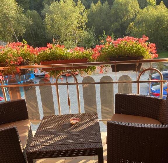 스탠다드 트리플 발코니 룸, Casa Cu Flori Moisei