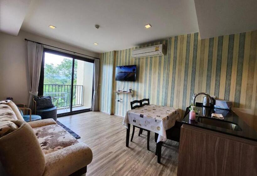 豪华房间, เรนคอนโด ใกล้ ทะเลชะอำ หัวหิน By Napatsogood