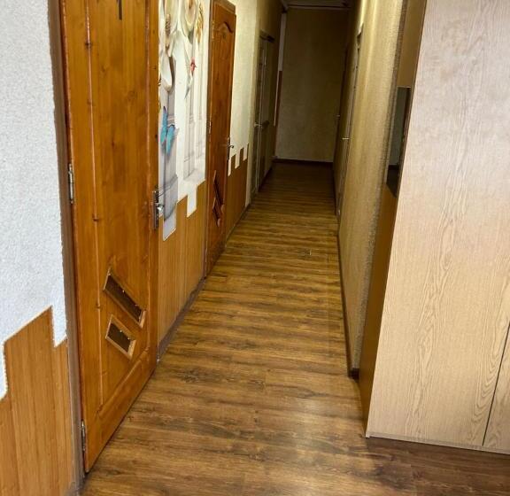 Economy Triple Room, готель максим