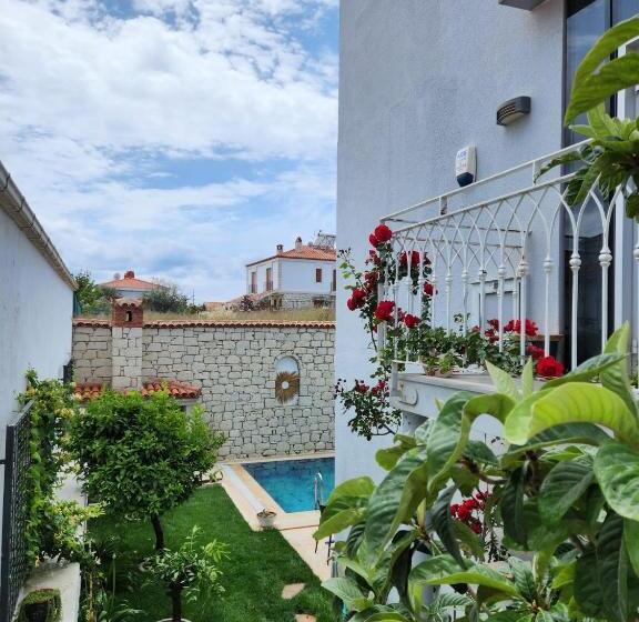 ویلای یک اتاق خوابه با استخر شنا, Anchor Alaçatı