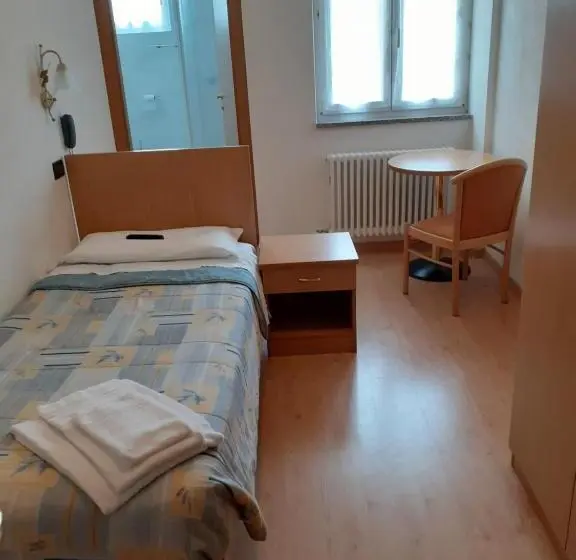 Standard Yhden Hengen Huone, Aurora
