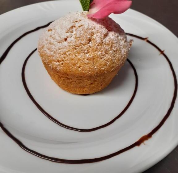 חדר משפחתי, Aurora