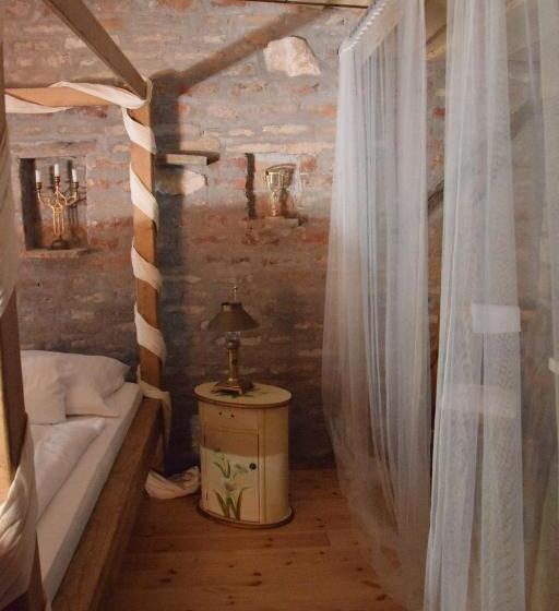 キングサイズベッドのスタンダードルーム, Luca Háza Panzió