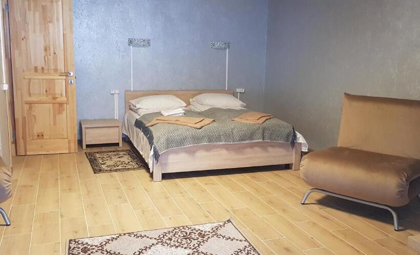 Quarto Estandar, гостьовий дім круасан сімейний