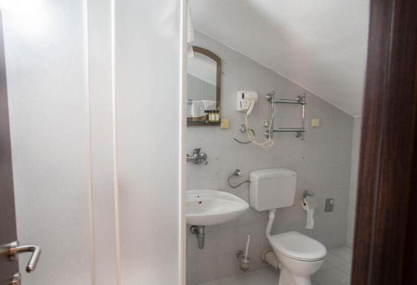 اتاق خانوادگی, Mali Miločer Bay Accommodation