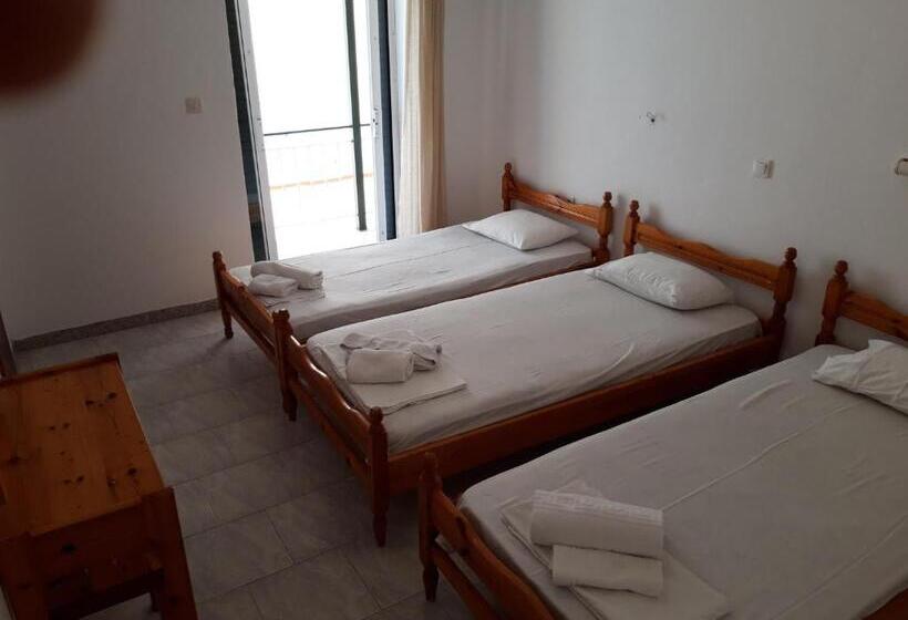 Habitación Cuádruple Economy, Antony S Complex