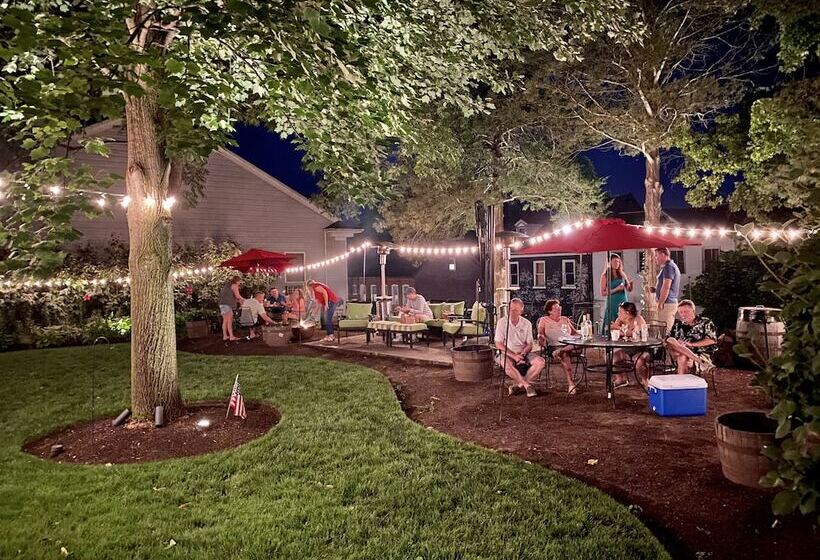 Номер Deluxe Кровать Кинг, Captain Wohlt Inn Bed & Breakfast