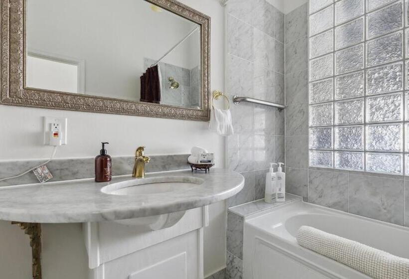 غرفة قياسية فردية, The Columbia Inn At Peralynna