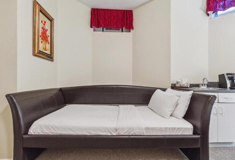 جناح عائلي, The Columbia Inn At Peralynna