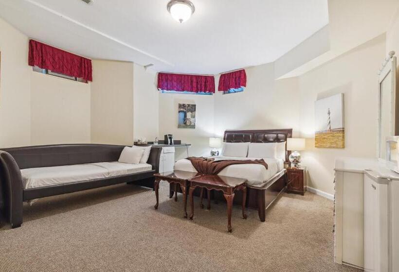 جناح عائلي, The Columbia Inn At Peralynna