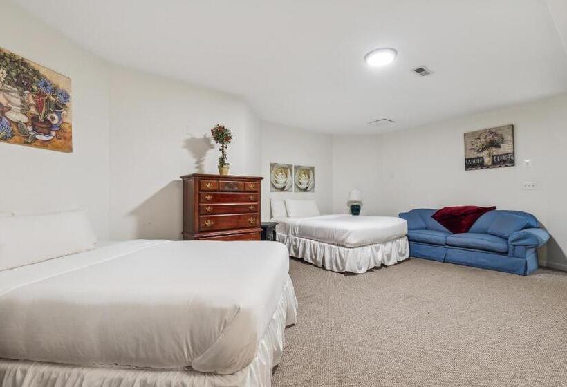 جناح عائلي, The Columbia Inn At Peralynna