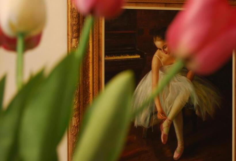 جناح, The Columbia Inn At Peralynna