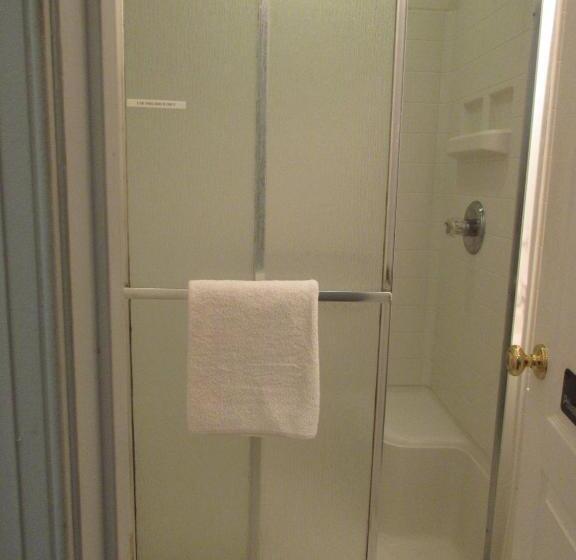 جناح, The Columbia Inn At Peralynna