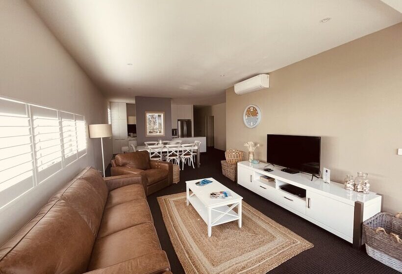 דירת 3 חדרי שינה עם נוף לבריכה, Coast Resort Merimbula