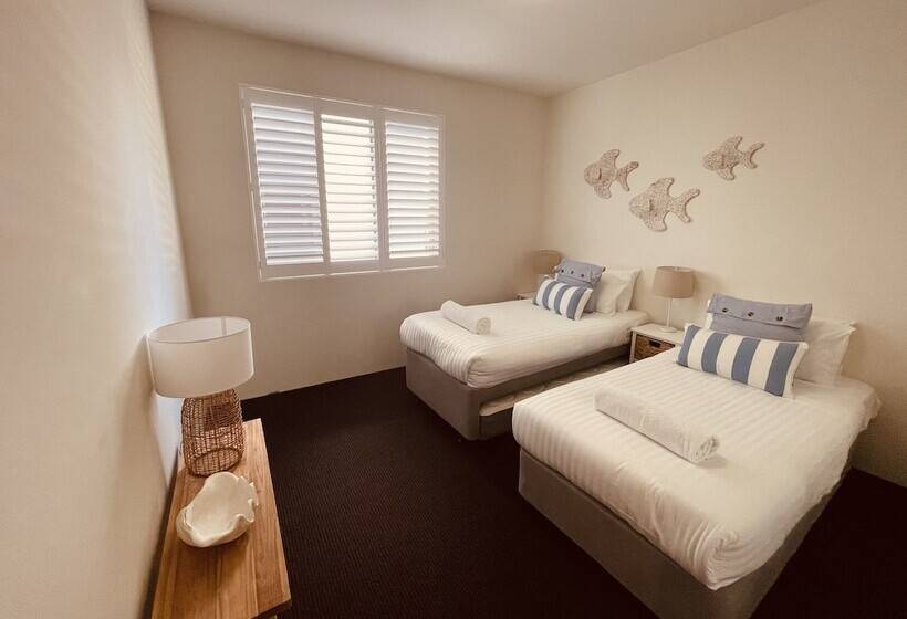 Апартаменты 3 Спальни Вид на Бассейн, Coast Resort Merimbula