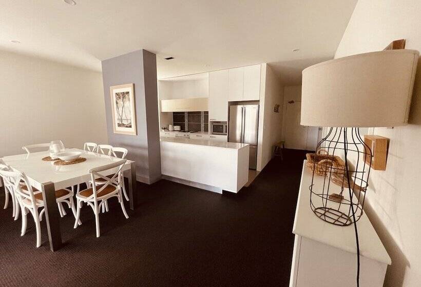 דירת 3 חדרי שינה עם נוף לבריכה, Coast Resort Merimbula