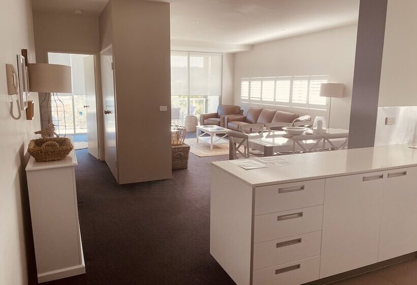 Апартаменты 3 Спальни Вид на Бассейн, Coast Resort Merimbula
