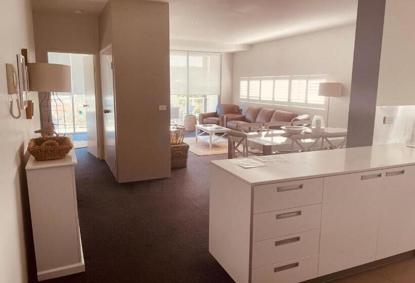 דירת 3 חדרי שינה עם נוף לבריכה, Coast Resort Merimbula