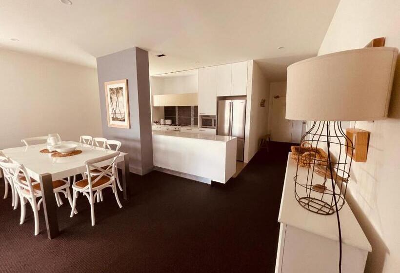 דירת 3 חדרי שינה עם נוף לבריכה, Coast Resort Merimbula