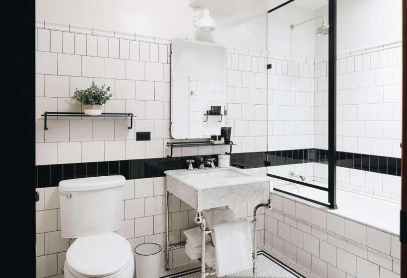 اتاق استاندارد با 2 تخت دوبل, Chicago Athletic Association, Part Of Hyatt