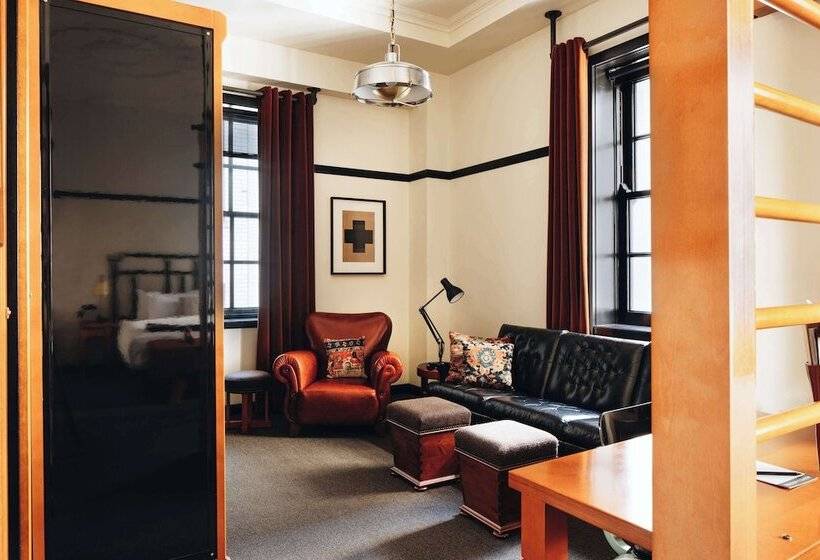 Полулюкс, Chicago Athletic Association, Part Of Hyatt