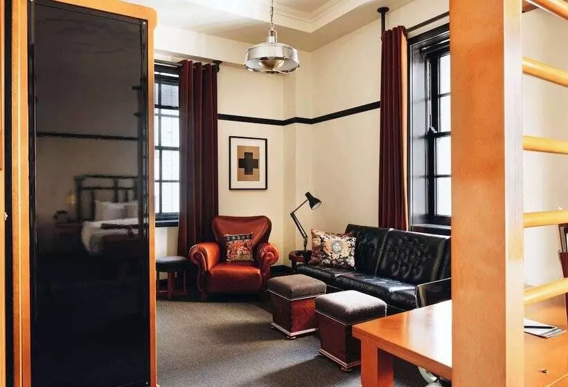 ジュニアスイート, Chicago Athletic Association, Part Of Hyatt