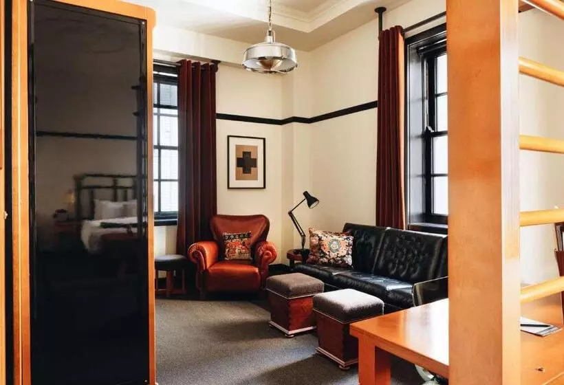 キングサイズベッドのジュニアスイート, Chicago Athletic Association, Part Of Hyatt