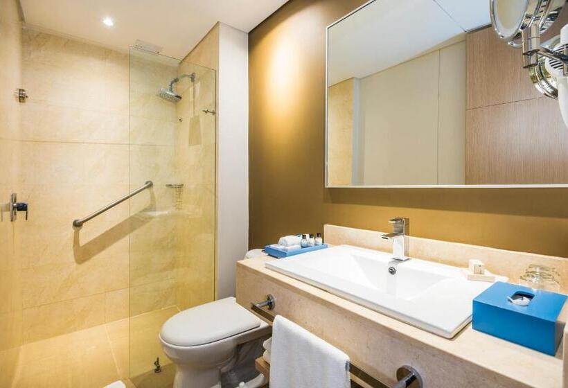 Номер Superior, Cosmos Pacifico